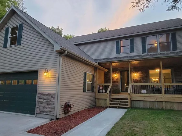 2027 Woodland Trl, Hillsdale, MI 49242
