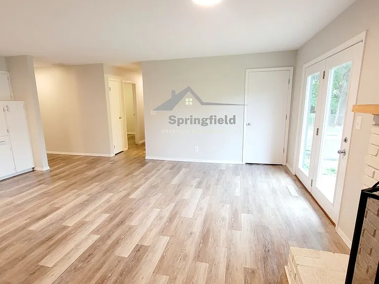 1252 E Cambridge St — Photo 10