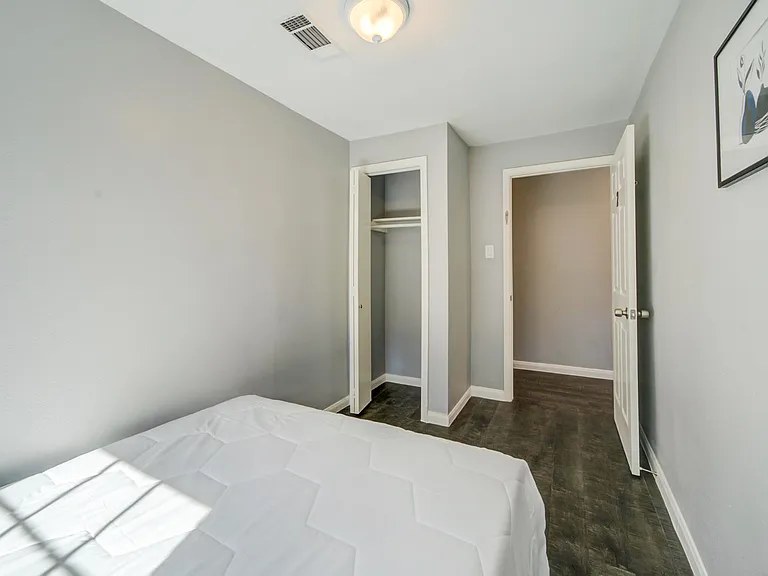 Ishmeal St — Photo 2