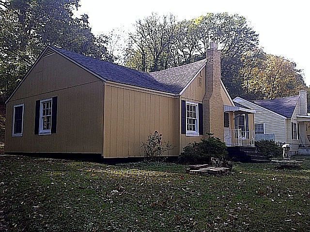 2nd image of 901 Royal Ave