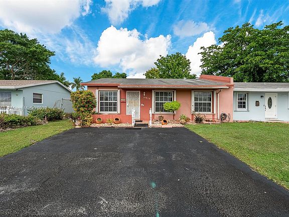 2nd image of 14816 Carver Dr #14816