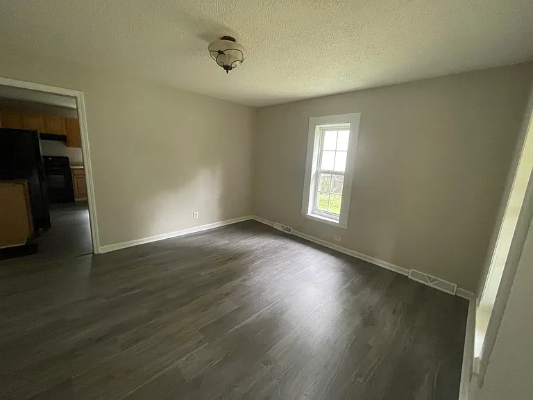 1102 Poplar Ave — Photo 9