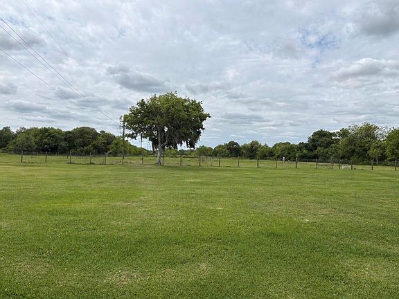 3rd image of 250 County Road 275