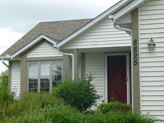 3rd image of 8825 Rainier Dr