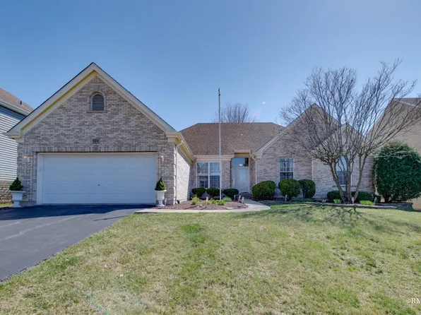 910 Dunham Dr, West Chicago, IL 60185