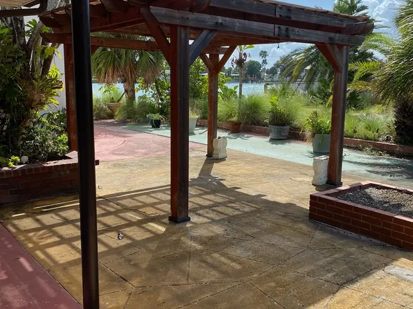 7675 Bayshore Dr, Treasure Island, FL 33706