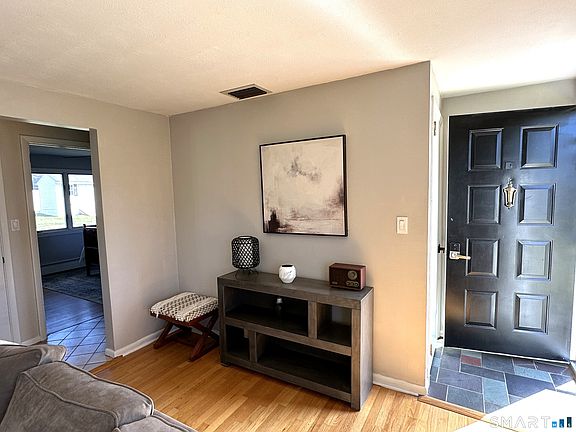 5th image of 11 York Road