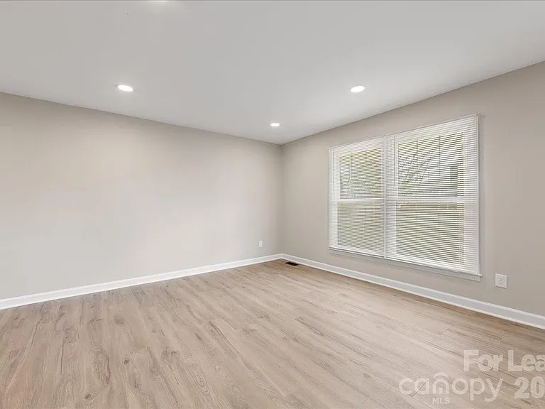 4706 Walden Ct — Photo 8