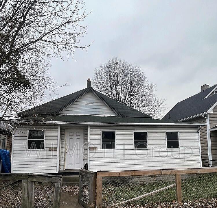 1st image of 3511 E 10th St #1