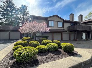 2885 Charing Cross Rd NW, Canton, OH 44708