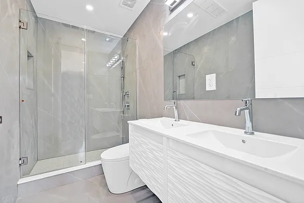 Rented by Hillel Realty Group | media 6