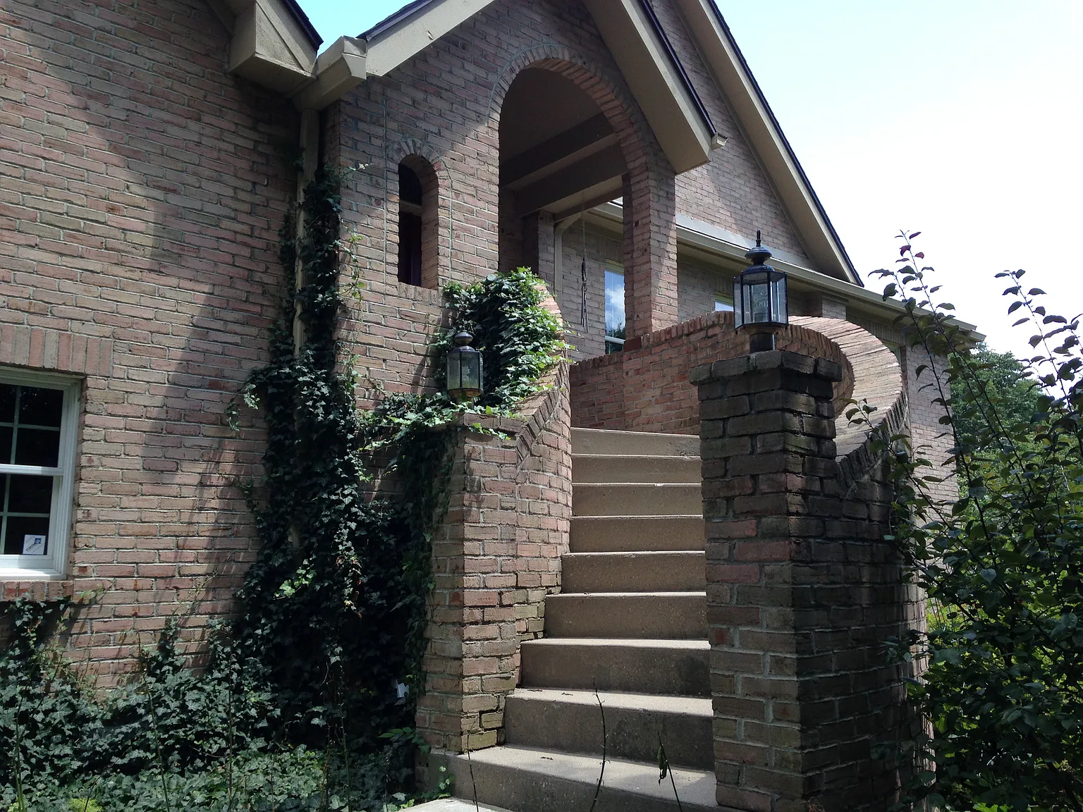 401 King St photo 1