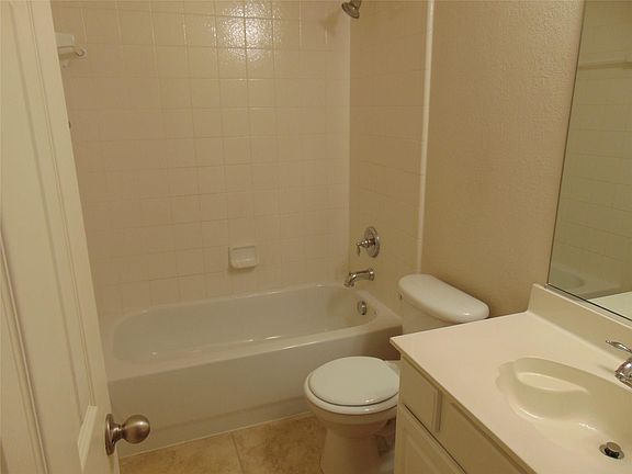 2nd image of 1120 Mission Ln