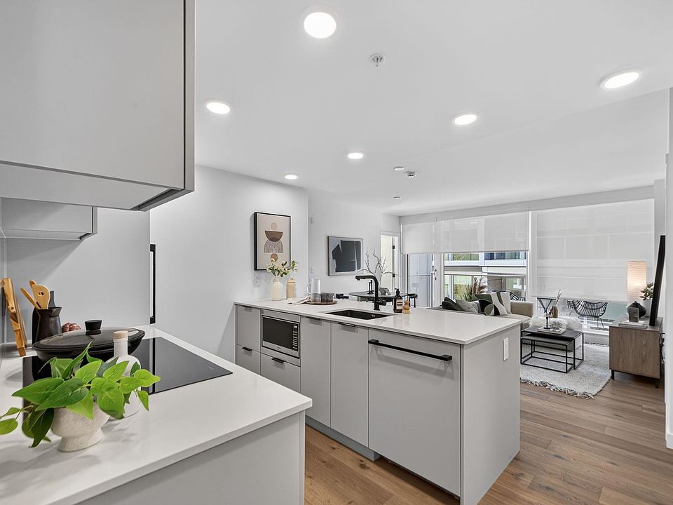 1st image of 8030 Oak St #202