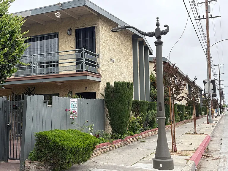 1518-40 E Artesia Blvd — Photo 47