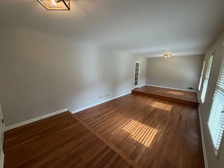 412 Fielding Ln SW — Photo 6