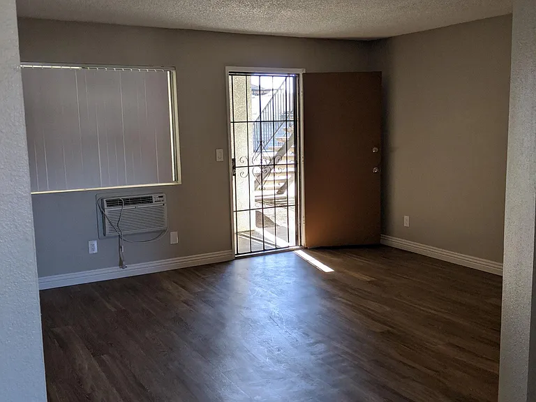 317 Zenith St #4 — Photo 3