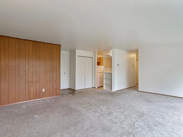 620 6th Ave #102 — Photo 6