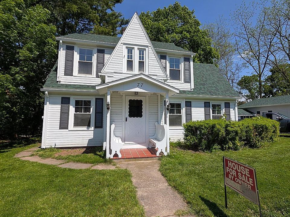 1st image of 77 Monroe St