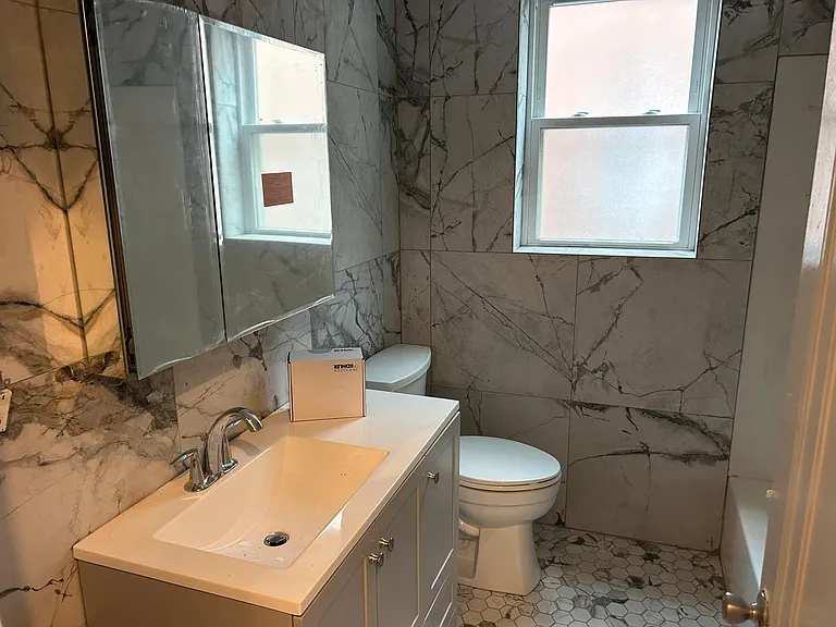 6252 Northwood Ave #301 — Photo 5