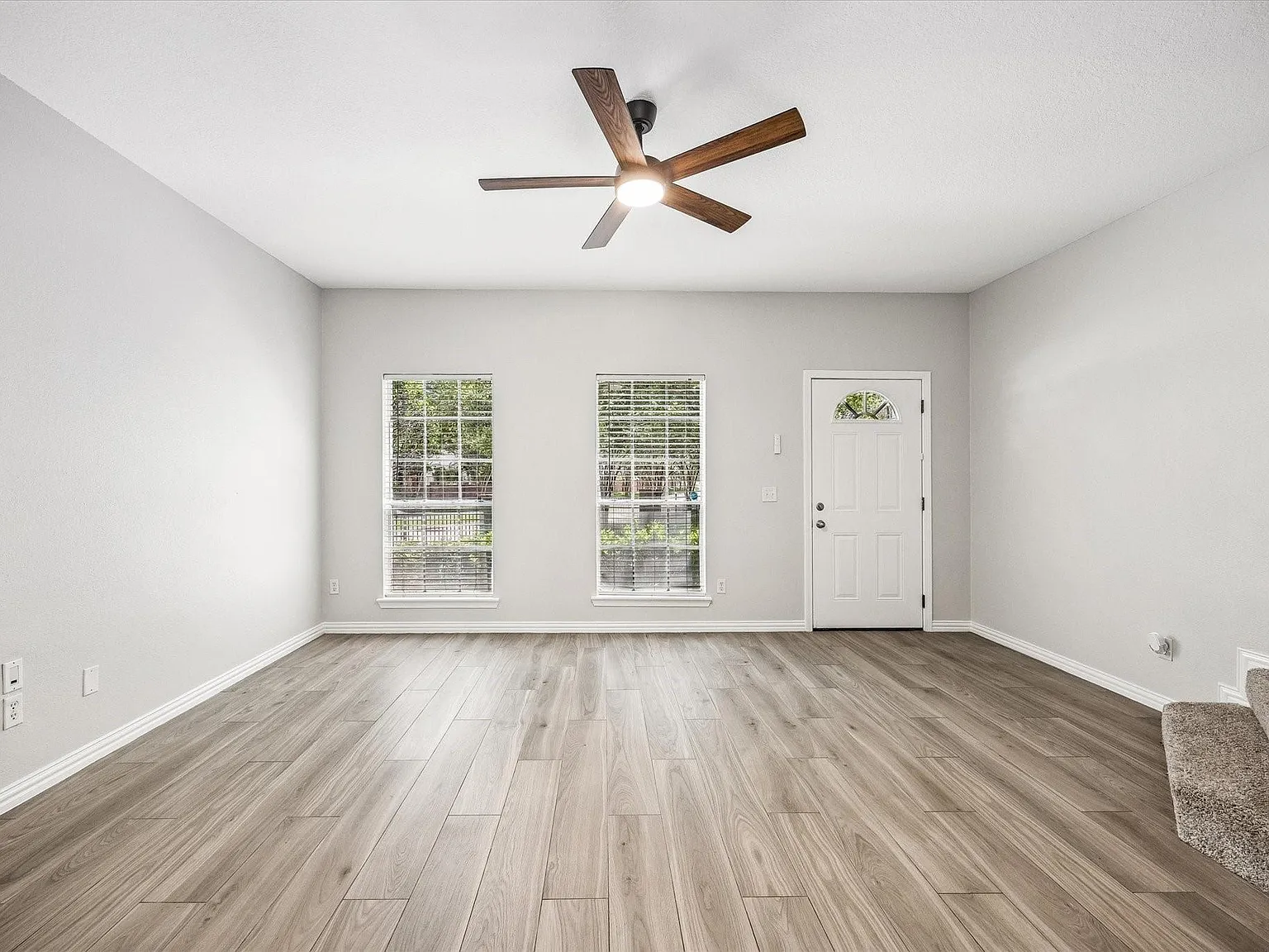 3 bed, 2.5 bath, 1152 sqft, $1,800 — Photo 2