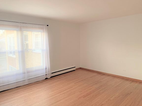 4th image of 7256 W Belmont Ave
