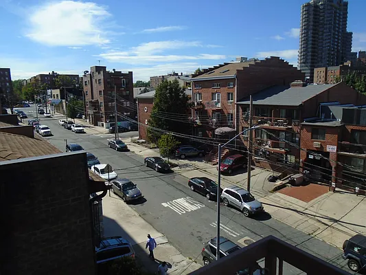 Rented by 18 REALTY | media 27