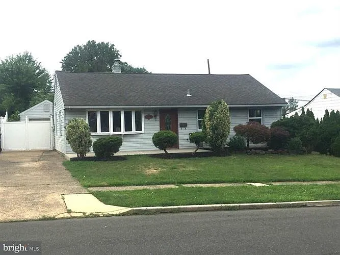 2910 Bellview Dr photo 1
