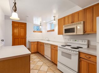 458 W Jackson St APT 3, Woodstock, IL 60098