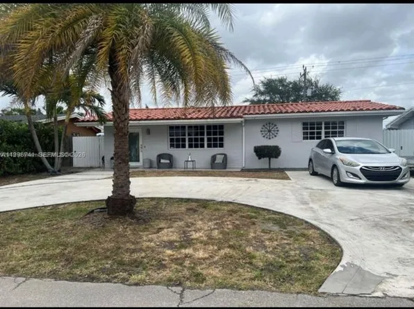 7651 NW 14th St, Pembroke Pines, FL 33024