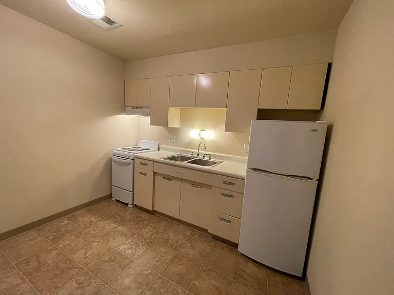 1340 King Ave — Photo 18