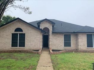 468 Maplegrove Dr, Cedar Hill, TX 75104