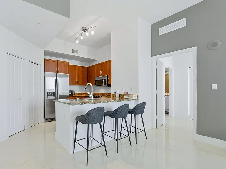 350 N Federal Hwy #Penthouse 09 — Photo 16