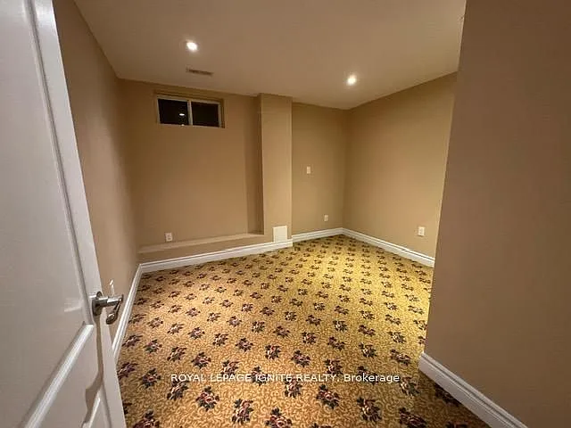 5 Scarboro Ave #LOWER — Photo 7