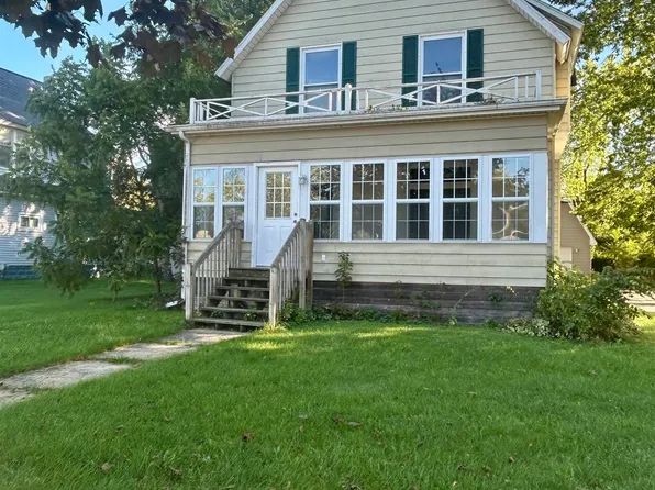 420 E Cedar St, Standish, MI 48658