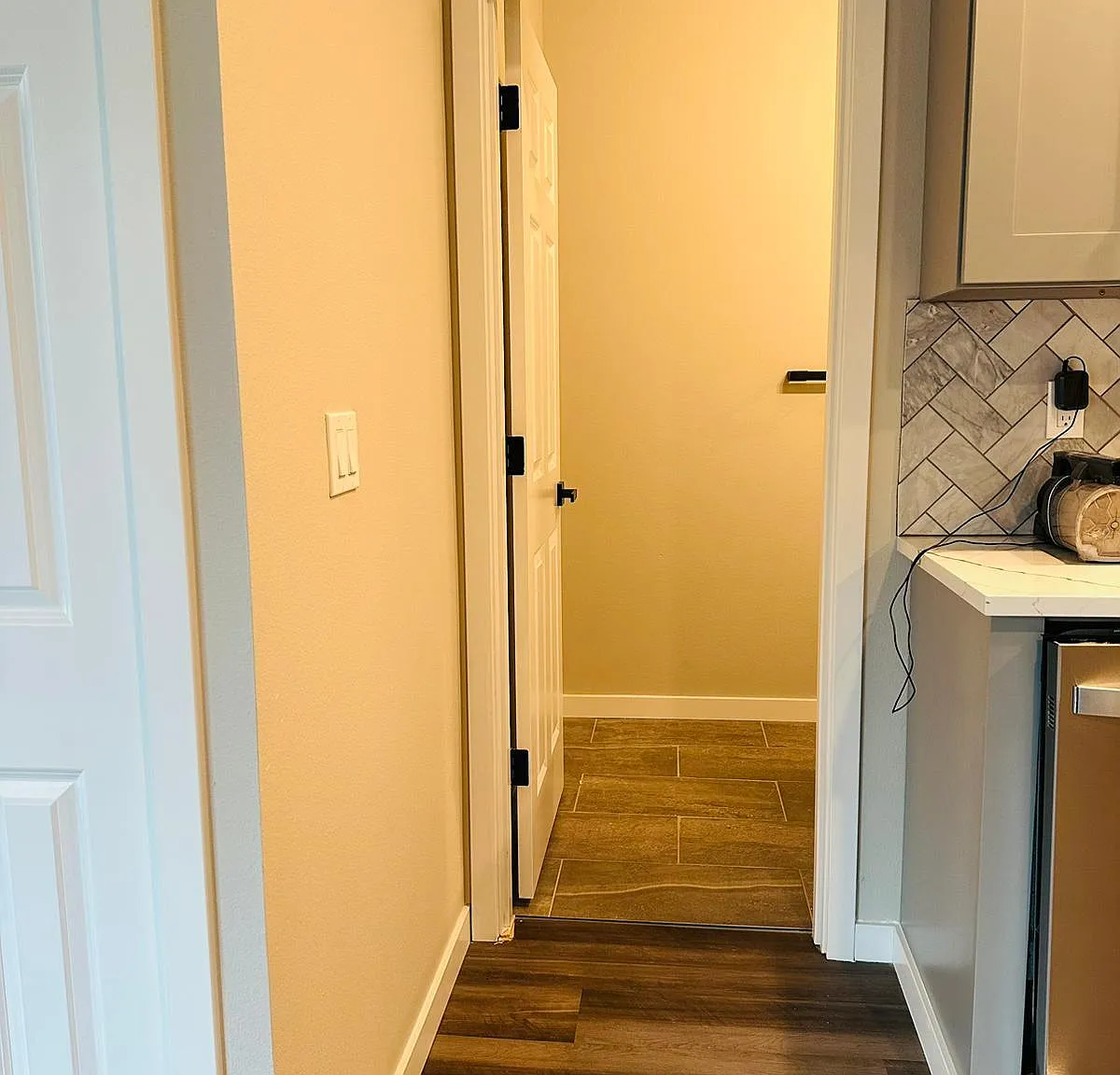 3 bed, 1050 sqft, $2,350 — Photo 3