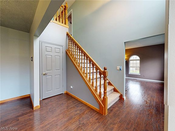 3rd image of 10055 Locust Grove Dr