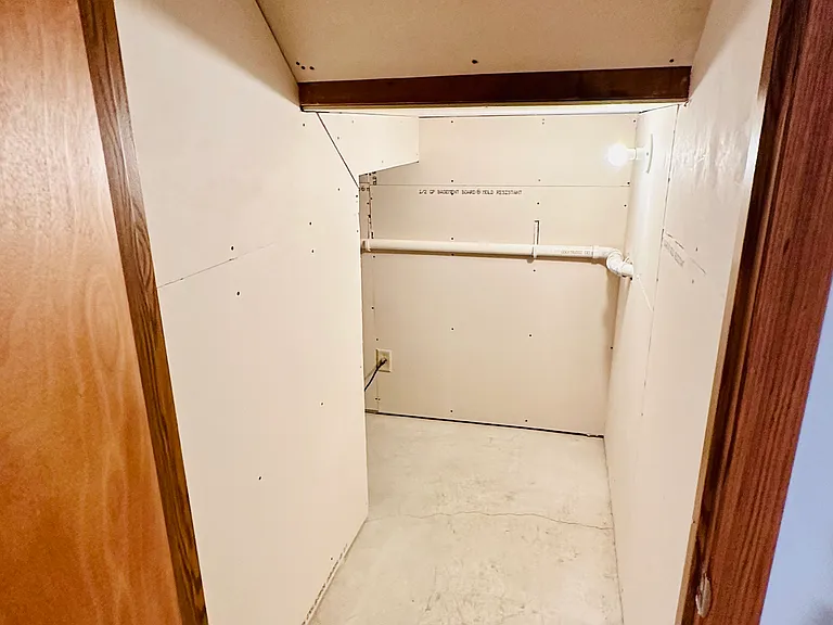 335 Sherwood Ave — Photo 29