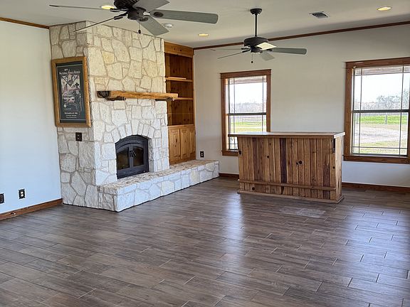 3rd image of 655 Loftice Rd