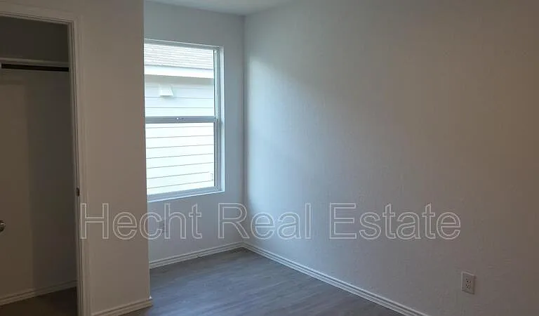 9137 Navarro Vis — Photo 22