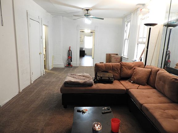 4th image of 2731 N Western Ave
