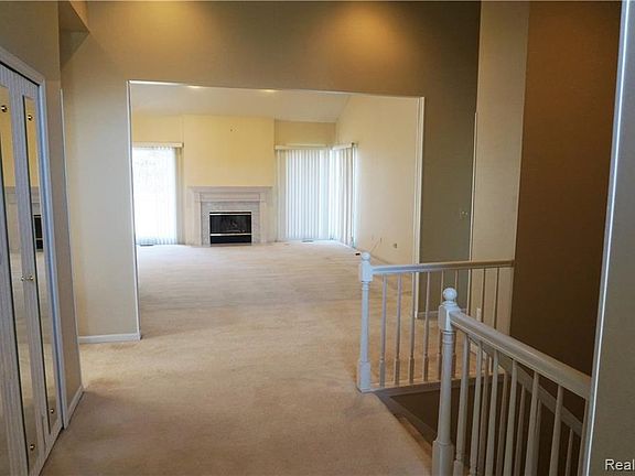 3rd image of 24615 Edgewood Dr #1