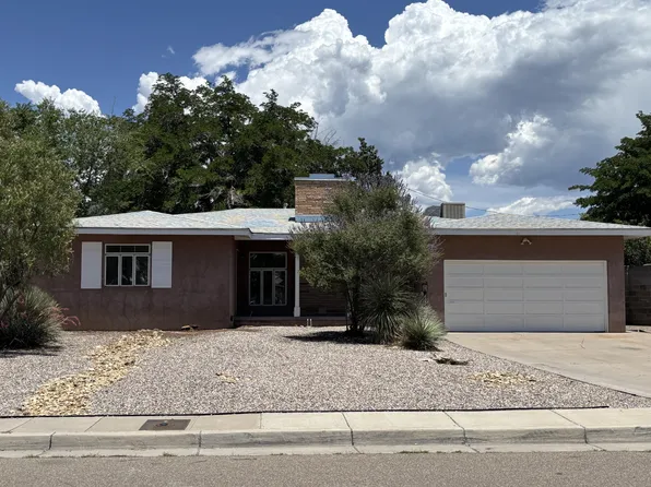 922 Avenida Del Sol NE, Albuquerque, NM 87110