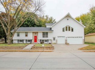 1346 W 57th St, Davenport, IA 52806