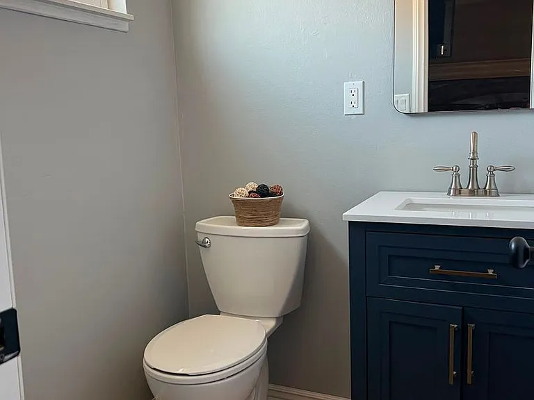 1270 N Waterman Ave — Photo 8