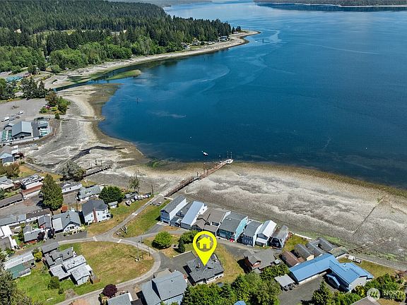 3rd image of 50 N Tillicum Beach Lane