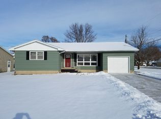 526 11th Ave SE, Dyersville, IA 52040