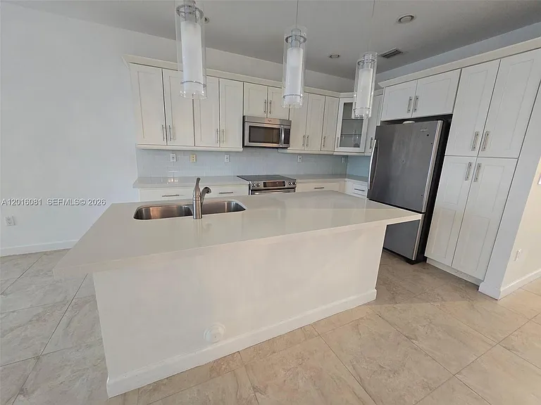 5810 NW 104th Path #5810 — Photo 12