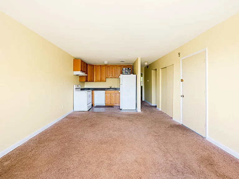 330 Hermitage St #2 — Photo 8