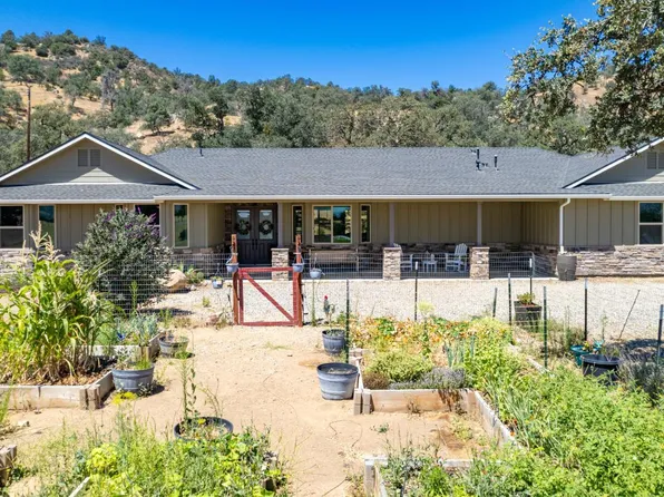 20983 Old Town Rd, Tehachapi, CA 93561